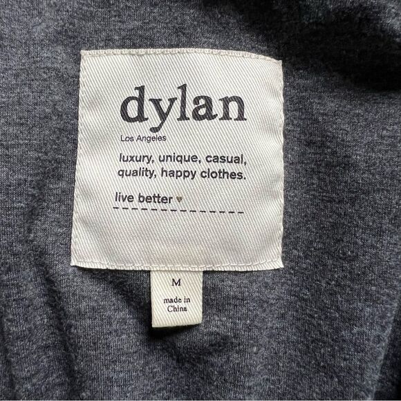 DYLAN By True Grit Gray Faux Fur Sherpa Vest Pockets Snap Women's size Medium - Picture 7 of 10